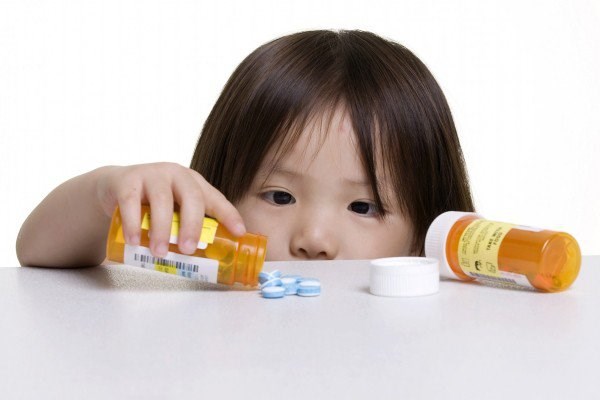 Những hậu quả nguy hiểm cho trẻ em do ngộ độc thuốc và hóa chất